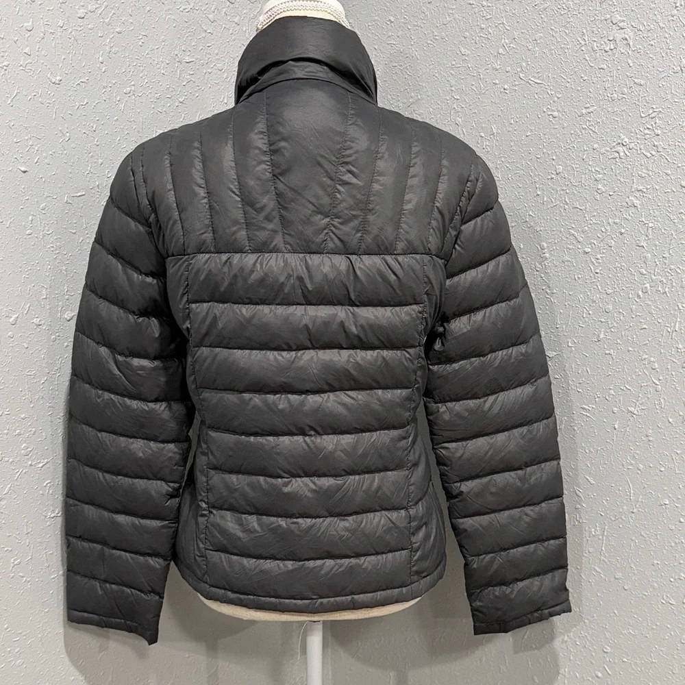 Bernardo Goose Down Women's Gray Puffer Jacket with Pink‎ Lining Packable